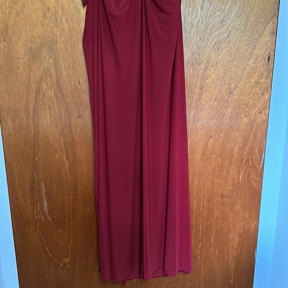 HAMPTON GOWN IN DEEP GARNET - Picture 7 of 16